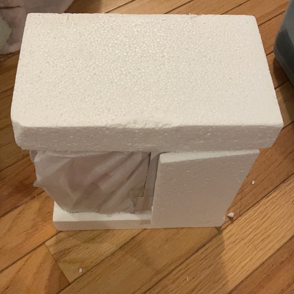 NIB Adorable 4drawer contemporary jewelry chest. - Picture 10 of 15